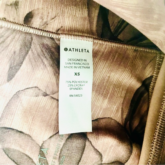 Athleta Salutation Stash Pocket 7/8 Leggings - Picture 6 of 7